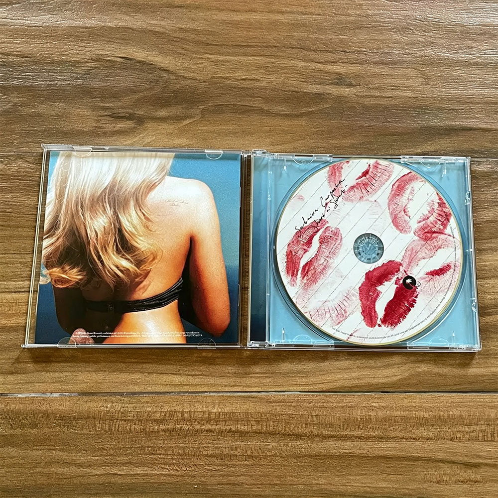 CD 'Short N' Sweet' - Pop, Cou – Vintage Collectibles Bewertung und Preis