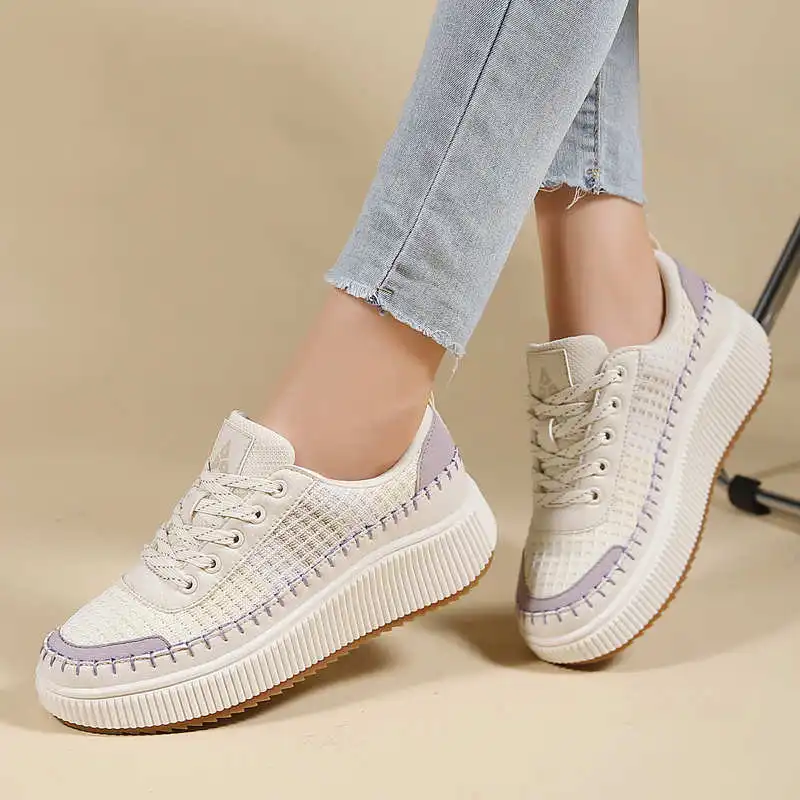 Braune Schuhe für Damen, flach – Vintage Collectible Stores Bewertung und Preis