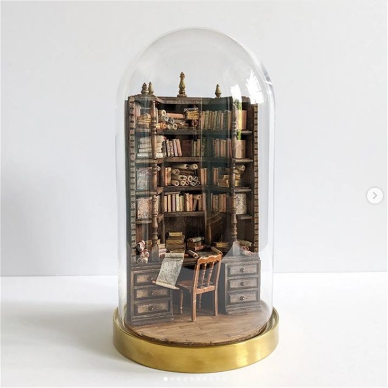 Miniatur-Bücherregal, Bücherre – Vintage Collectible Glass Bewertung und Preis